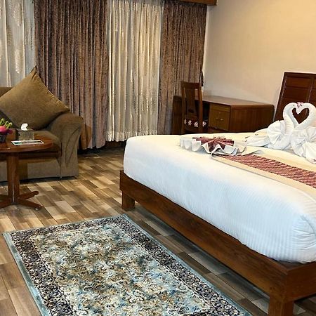 Hotel Earth Light Sauraha Chitwan Eksteriør bilde