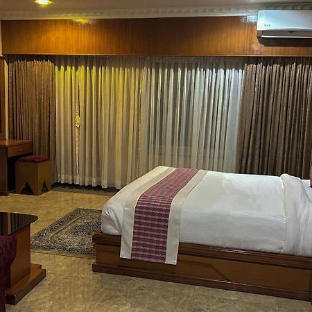 Hotel Earth Light Sauraha Chitwan Eksteriør bilde