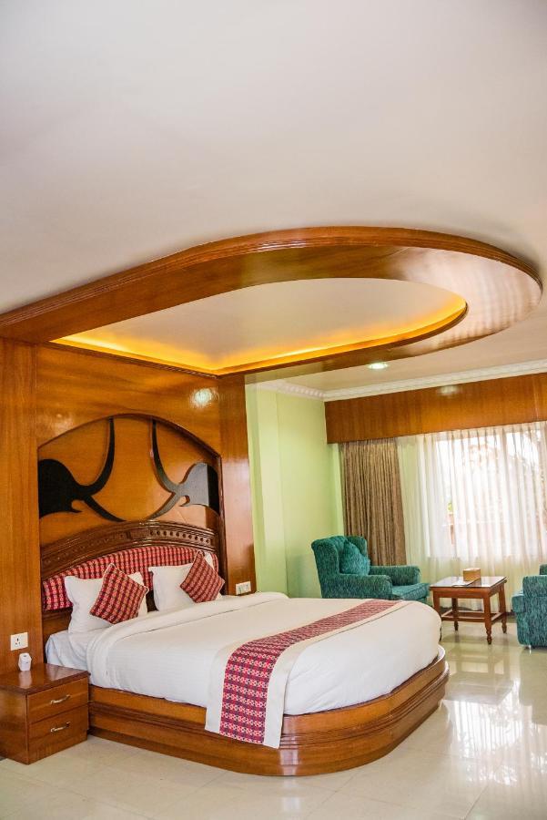Hotel Earth Light Sauraha Chitwan Eksteriør bilde