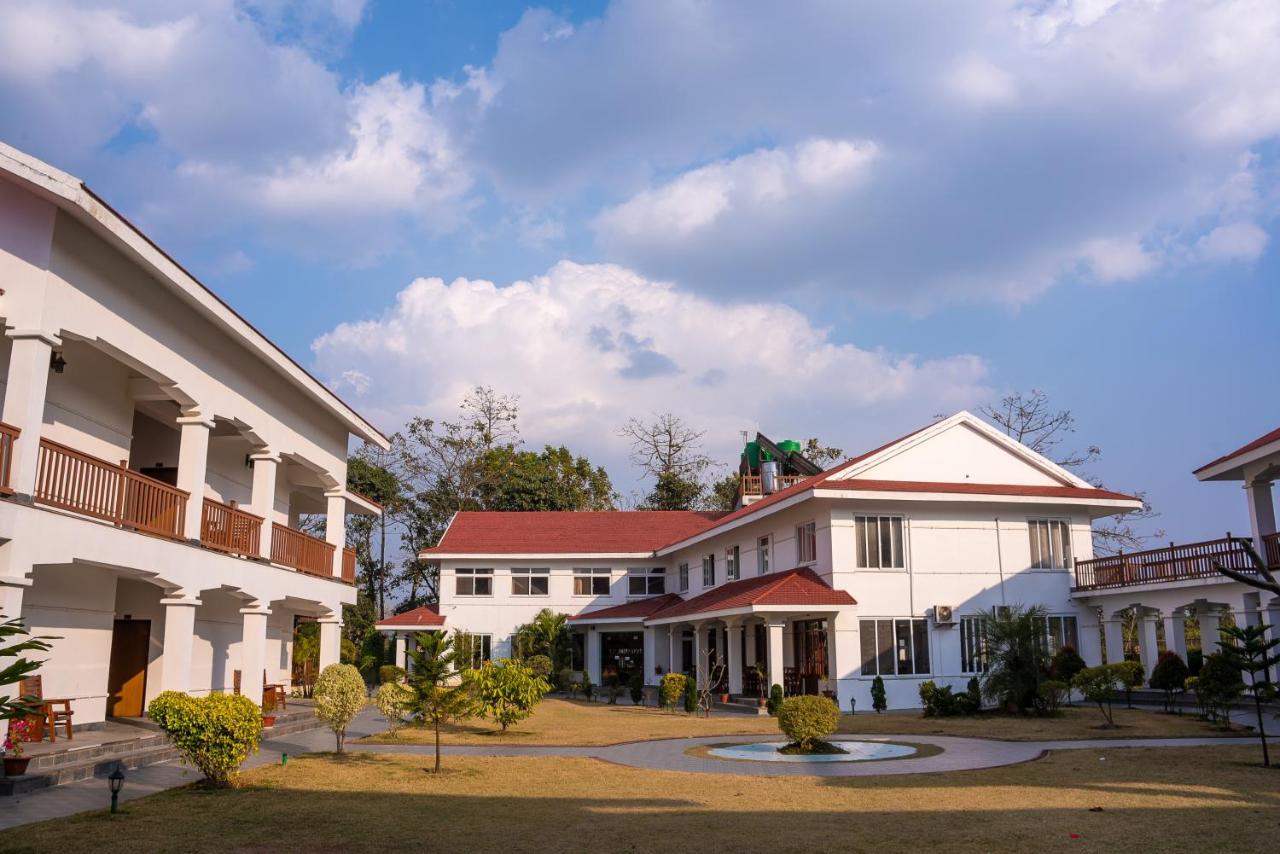 Hotel Earth Light Sauraha Chitwan Eksteriør bilde