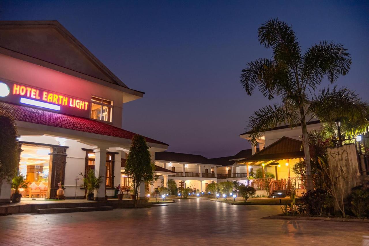 Hotel Earth Light Sauraha Chitwan Eksteriør bilde