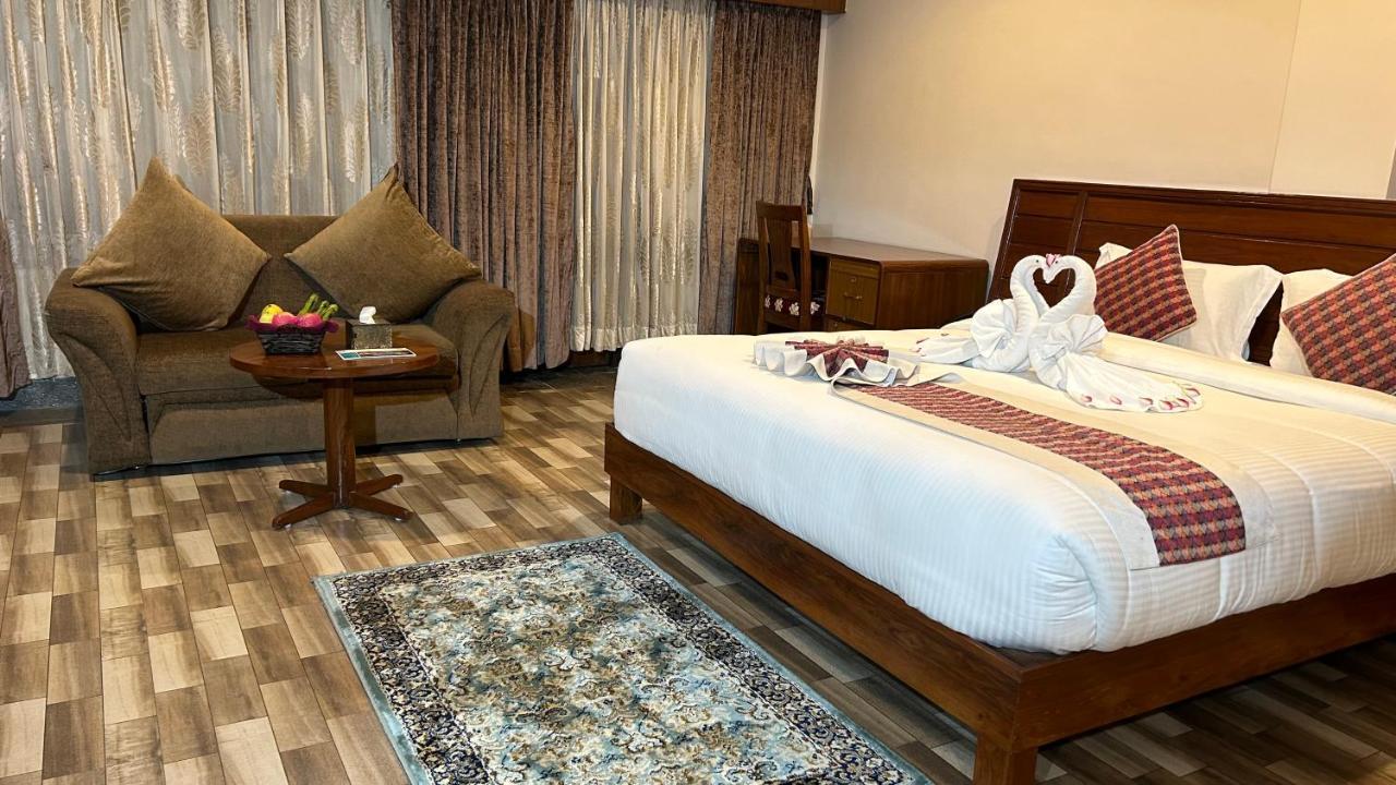 Hotel Earth Light Sauraha Chitwan Eksteriør bilde