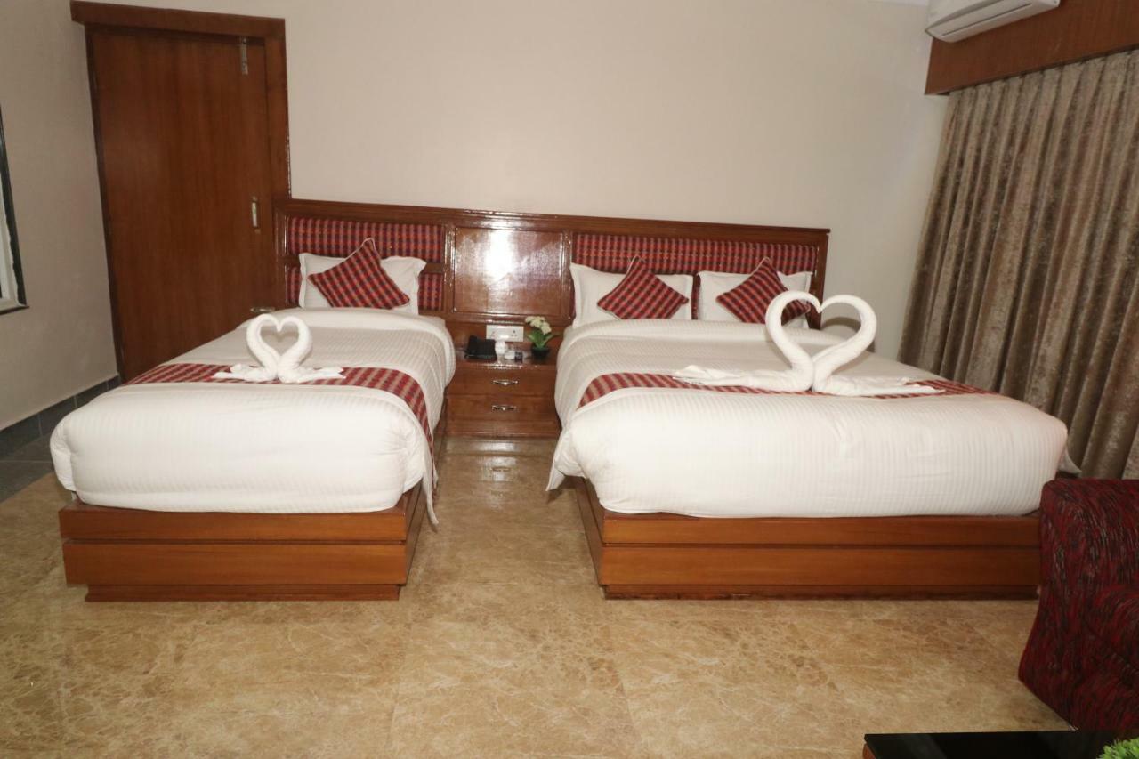 Hotel Earth Light Sauraha Chitwan Eksteriør bilde
