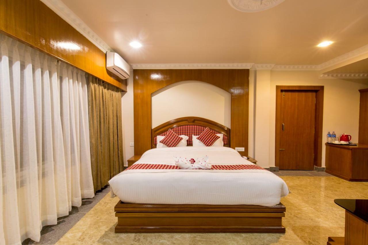Hotel Earth Light Sauraha Chitwan Eksteriør bilde